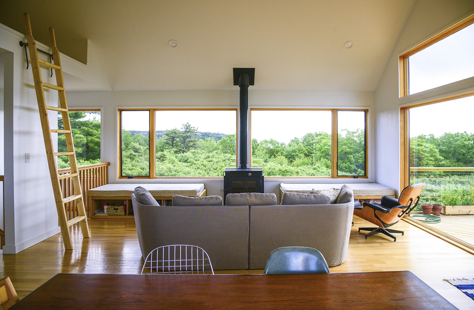 Laurel Mtn — 1,200 sqft mountain cabin in Accord, NY by Plum Design Group