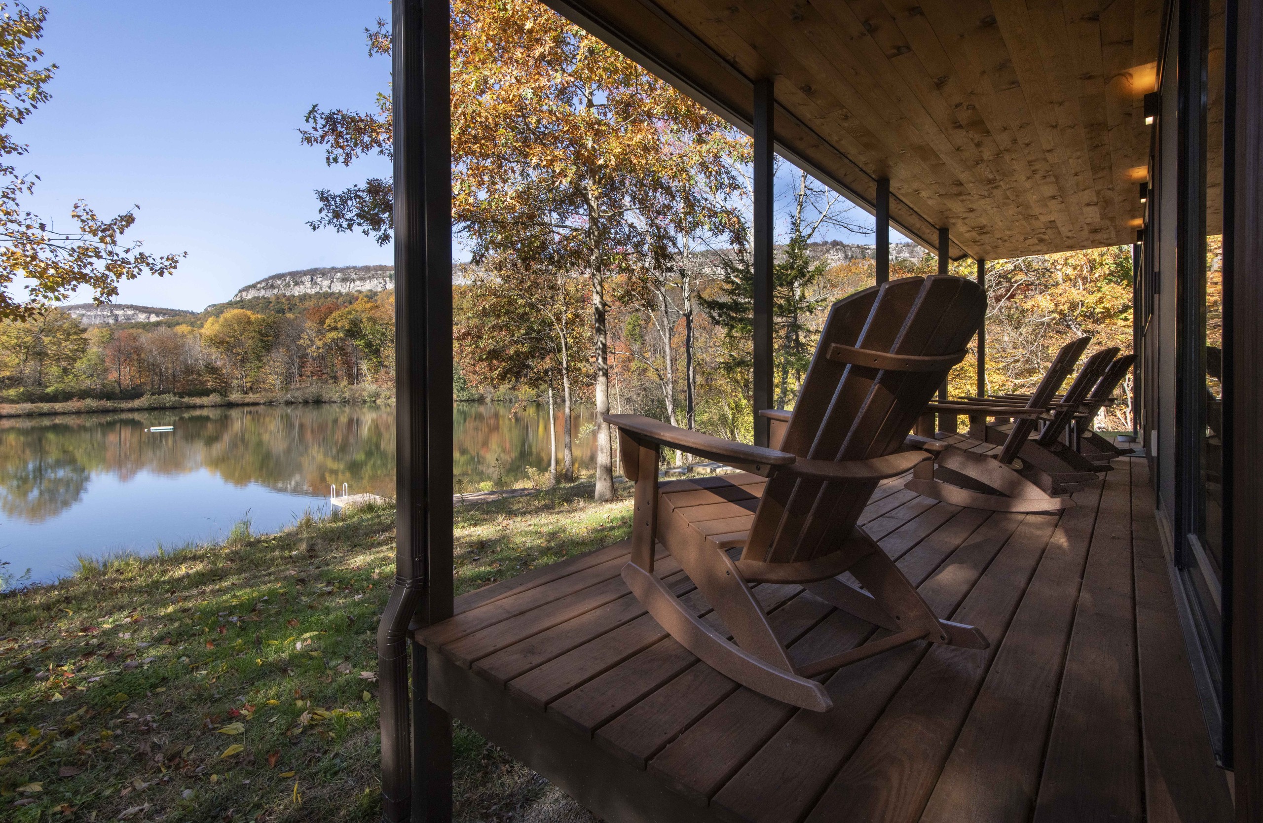 Undercliff Lake Cabin — 750 sqft companion cabin in Gardiner, NY by Plum Design Group